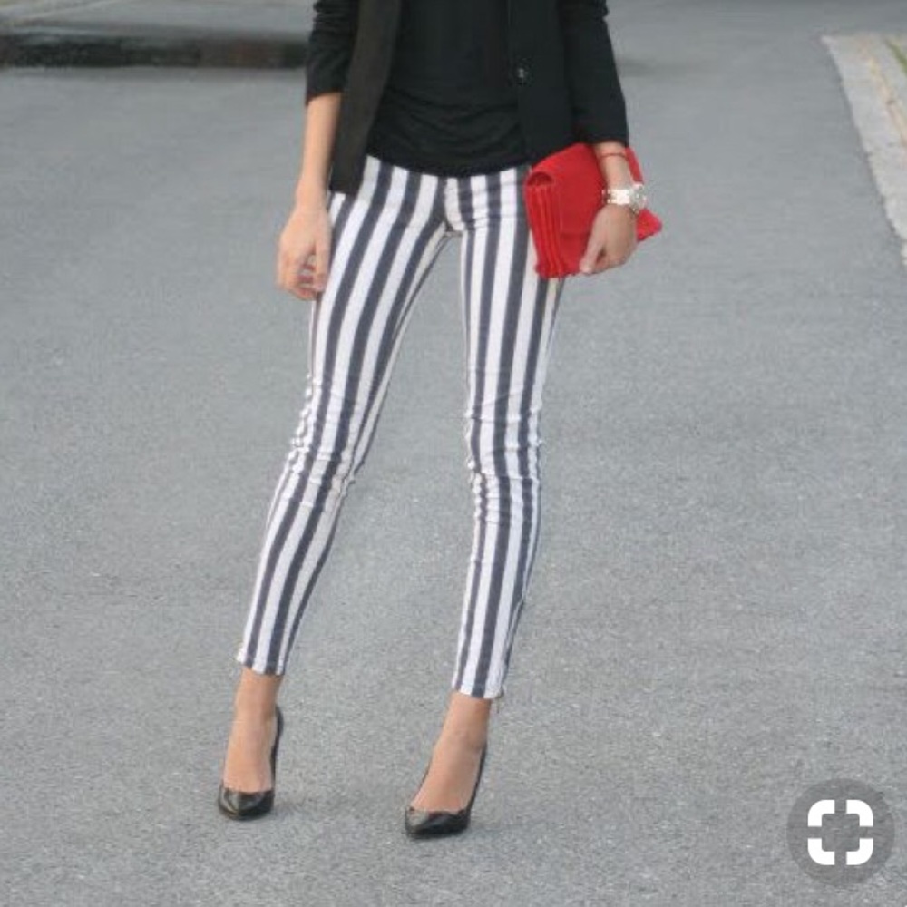 Stylish Alice and Olivia skinny jeans
